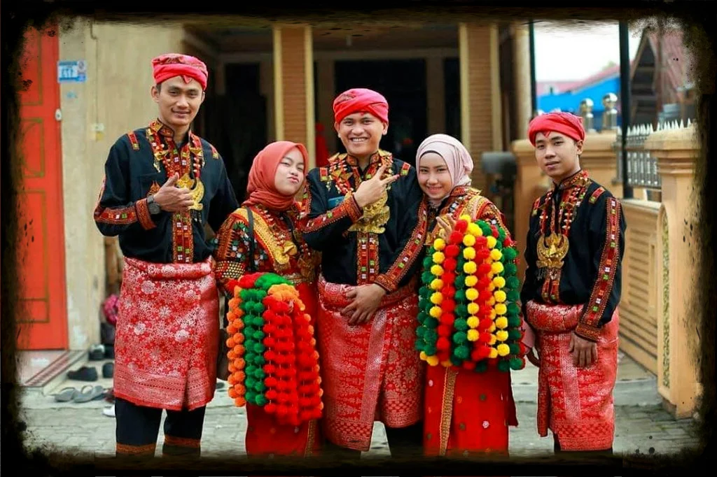 Pakaian Adat Suku Aceh
