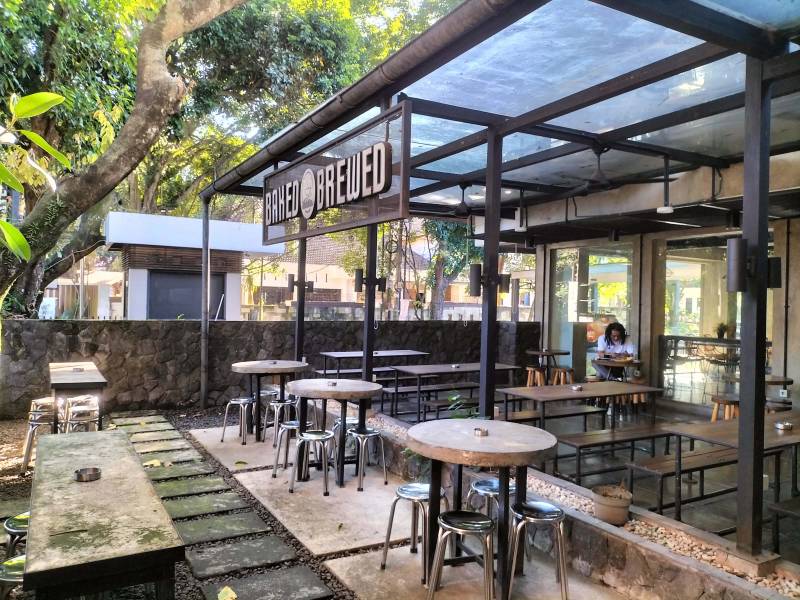 Cafe di Bogor Baked Brewed Coffe and Kitchen min