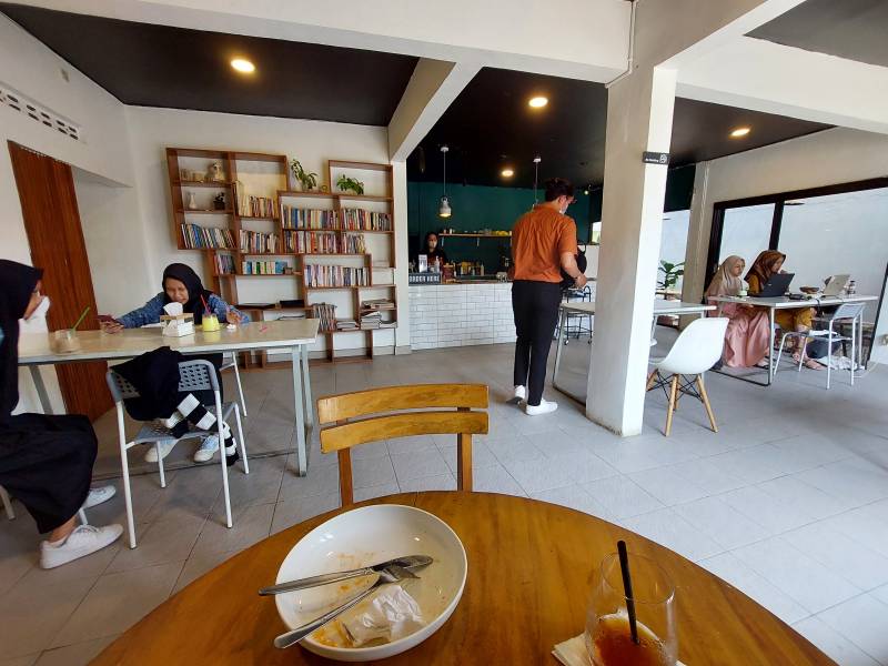 Cafe di Purwokerto Singgah Coffe and Book min